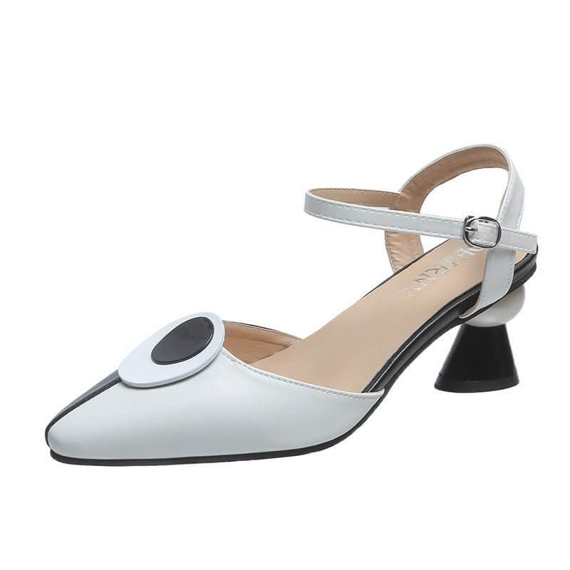 High Heel Women's Color Matching Fashion Sandals $35.90 Dana Fashion Color: Red Sandals Size: 35 Women's shoes Product information: Lining material: PU Scaffolding shape: Pointed Color: white slippers, red slippers, white slippers, red slippers Upper mate