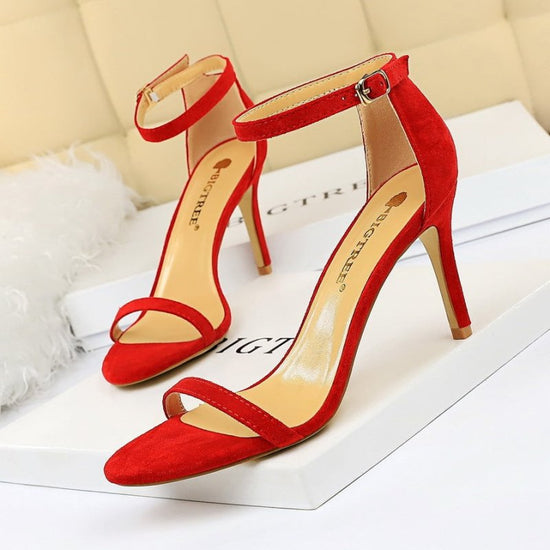 High-heeled suede open-toe pumps $35.90 Dana Fashion Color: Red 8CM Size: 34 Women's shoes Upper material: suede Sole Material: Rubber Popular elements: hollow Sole technology: Viscose shoes Inside material: imitation leather Upper height: low Back style: