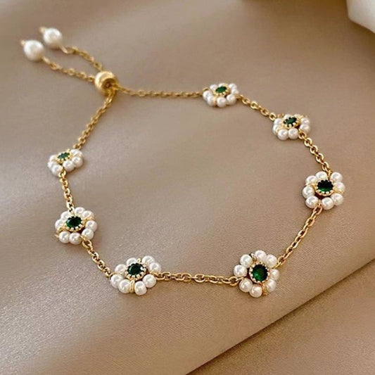 High Sense Non-mainstream Style Pearl Bracelet All-match Fashion Emerald $12.72 Dana Fashion Color: White Purity: PT990 Women's Accessories Product information: Processing process: manual Color: White Applicable people: women Style: Women's Material: Imit
