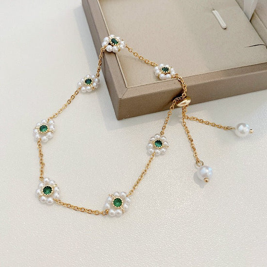 High Sense Non-mainstream Style Pearl Bracelet All-match Fashion Emerald $12.72 Dana Fashion Color: White Purity: PT990 Women's Accessories Product information: Processing process: manual Color: White Applicable people: women Style: Women's Material: Imit