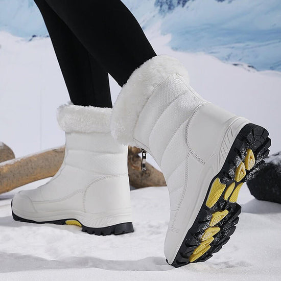 High-top Plus Size Cotton Shoes Women's Thickened $58.50 Dana Fashion Color: Black Size: 36 Women's shoes Product information: Inner material: artificial wool Color: white, black, camouflage Upper height: Middle top Heel height: 4cm Length of socks: Middl