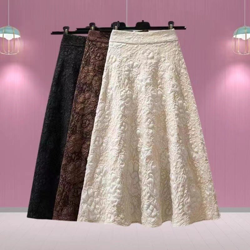 High Waist Hollow-out Floral Large Swing Umbrella Skirt $28.50 Dana Fashion Color: Apricot Size: 2XL Women's clothing Product information: Pattern: Flowers Color: Black, apricot, dark brown Main fabric composition: Polyester (polyester fiber) Size: S,M,L,