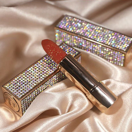 HOJO Star Diamond Shine Lipstick $36.73 Dana Fashion Style: 1style makeup Features: Silk texture 2. Apply moisturizing and smooth, durable and not easy to discolor 3. Just found the right balance between lipstick and lip glaze, silky moisturizing, soft, l