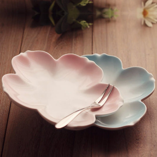 Home afternoon tea tea set, English flower tea cup $128.67 Dana Fashion Color: Blue Dana's Kitchen Brand: Ancient style and elegant rhyme Material: porcelain Style: Japanese Popular elements: Xiaoxinqing Coffee cup accessories: with saucer Number: 1 Manua