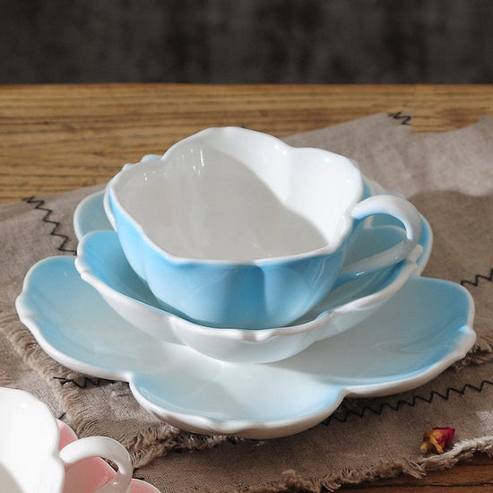 Home afternoon tea tea set, English flower tea cup $128.67 Dana Fashion Color: Blue Dana's Kitchen Brand: Ancient style and elegant rhyme Material: porcelain Style: Japanese Popular elements: Xiaoxinqing Coffee cup accessories: with saucer Number: 1 Manua