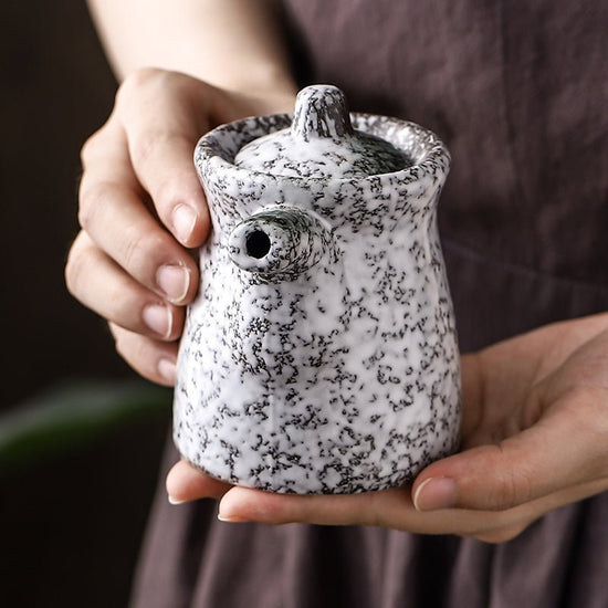 Home Kitchen Creative Seasoning Jar Combination Set $49.41 Dana Fashion Color: Can pot set Dana's Kitchen Product information: Product name: Seasoning jar Material: ceramic Style: Japanese Function: No hole punch Kit type: 2 pieces Style: with cover Color