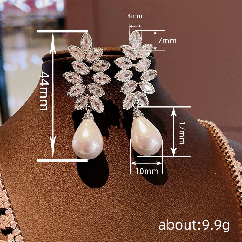 Horse Eye Leaf Earrings Female Drop-shaped $15.04 Dana Fashion Color: E3667 White Gold Color Women's Accessories Product information: Color: E3667 White Gold Applicable population: Female Material: Copper Shape: Leaf, drop shape, geometry Popular elements