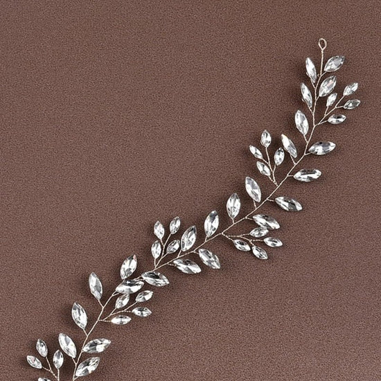 Horse Eye Silver Flexible Chain Headband Headwear Wedding $19.00 Dana Fashion Color: KC Gold Women's Accessories Product information: Pattern: Plaid Type: hair band, hair band Color: kc gold, silver Style: Women's Material: Crystal Shape: Flower Popular e