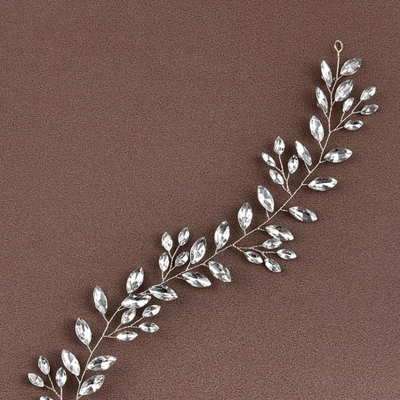 Horse Eye Silver Flexible Chain Headband Headwear Wedding $19.00 Dana Fashion Color: KC Gold Women's Accessories Product information: Pattern: Plaid Type: hair band, hair band Color: kc gold, silver Style: Women's Material: Crystal Shape: Flower Popular e