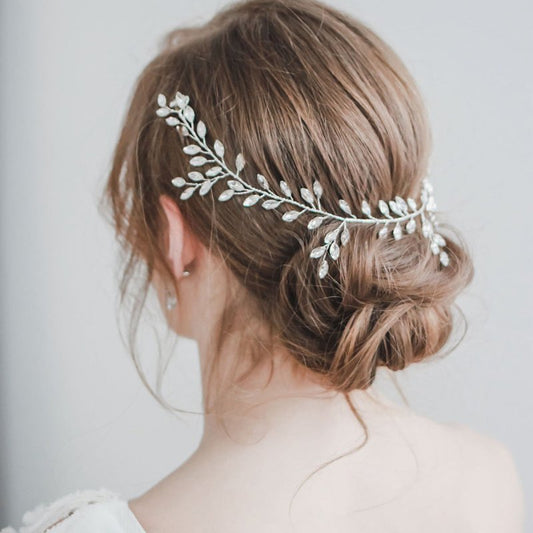 Horse Eye Silver Flexible Chain Headband Headwear Wedding $19.00 Dana Fashion Color: KC Gold Women's Accessories Product information: Pattern: Plaid Type: hair band, hair band Color: kc gold, silver Style: Women's Material: Crystal Shape: Flower Popular e