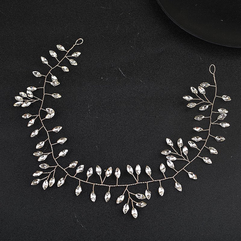 Horse Eye Silver Flexible Chain Headband Headwear Wedding $19.00 Dana Fashion Color: KC Gold Women's Accessories Product information: Pattern: Plaid Type: hair band, hair band Color: kc gold, silver Style: Women's Material: Crystal Shape: Flower Popular e