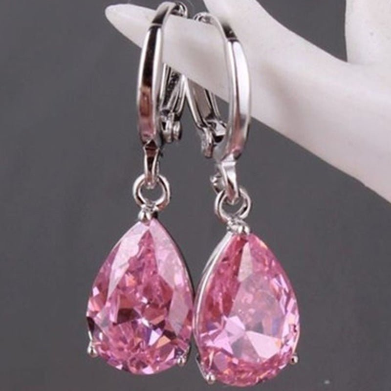 Hot Sale Inlaid Zircon Female Earrings $13.00 Dana Fashion Color: CR6200 Pink Women's Accessories Product information: Color: CR6200 pink, CR6200 Black, CR6200 purple, CR6200 light blue, CR6200 Green, CR6200 red, CR6200 orange, CR6200 White, CR6200 royal