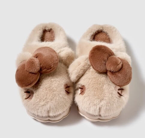 Indoor Warm Girl Plush Slippers For Home Use, Worn Outdoors In Autumn And Winter $69.50 Dana Fashion Color: Brown Shoe size: 36or37 Women's shoes Overview: Unique design, stylish and beautiful. Good material, comfortable feet. A variety of colors, any cho