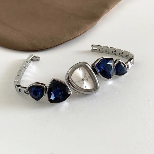 Irregular Niche Art Women's Bracelet Watch $79.00 Dana Fashion Color: Crystal Blue Women's Accessories Product information: Movement type: quartz movement Strap material: Stainless steel Buckle style: Jewelry buckle Dial diameter: 26mm Waterproof depth: 3