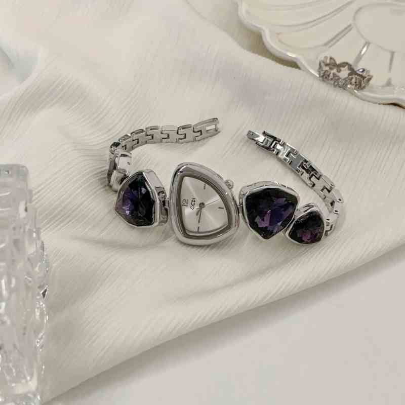 Irregular Niche Art Women's Bracelet Watch $79.00 Dana Fashion Color: Lavender Women's Accessories Product information: Movement type: quartz movement Strap material: Stainless steel Buckle style: Jewelry buckle Dial diameter: 26mm Waterproof depth: 3ATM