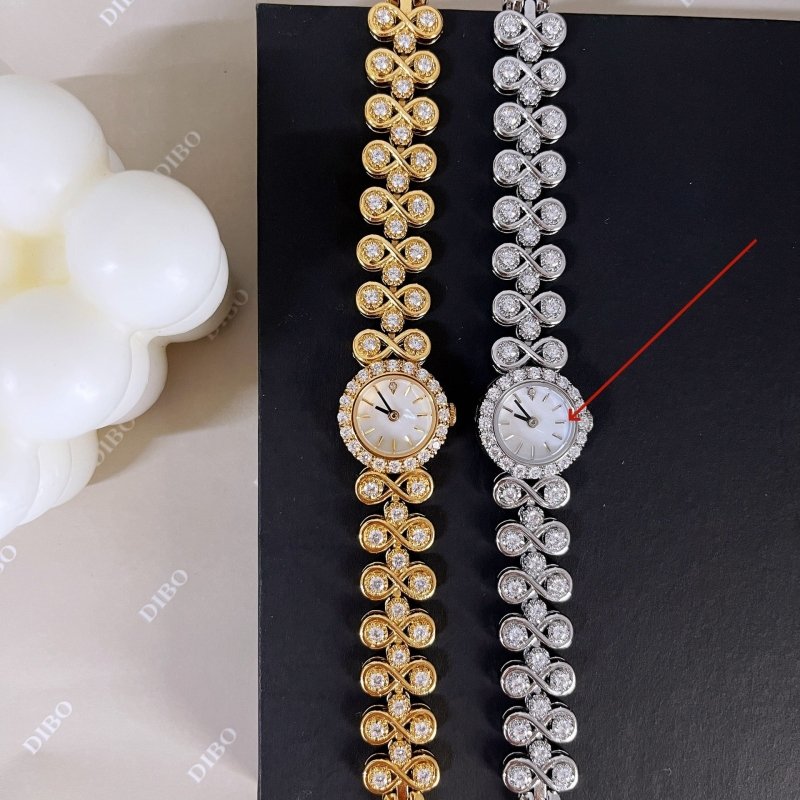 Jewelry Antique Luxury Diamond Quartz Women's Watch $139.00 Dana Fashion Color: Silver Women's Accessories Product information: Color: gold, silver Dial: 2CM, 7mm thick, synthetic sapphire mirror Strap: adjustable strap, wrist thickness can be worn Materi