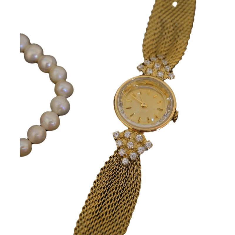 Jewelry Vintage Watches Kaleidoscope Diamond Quartz Women's Watch $140.00 Dana Fashion Color: Gold Strap Gold Noodles Women's Accessories Product information: Color: gold strap gold noodles, silver, gold strap white noodles Dial: 2CM, 7mm thick, synthetic
