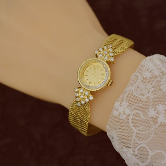 Jewelry Vintage Watches Kaleidoscope Diamond Quartz Women's Watch $140.00 Dana Fashion Color: Gold Strap Gold Noodles Women's Accessories Product information: Color: gold strap gold noodles, silver, gold strap white noodles Dial: 2CM, 7mm thick, synthetic