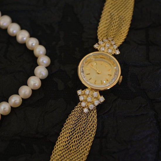 Jewelry Vintage Watches Kaleidoscope Diamond Quartz Women's Watch $140.00 Dana Fashion Color: Gold Strap Gold Noodles Women's Accessories Product information: Color: gold strap gold noodles, silver, gold strap white noodles Dial: 2CM, 7mm thick, synthetic