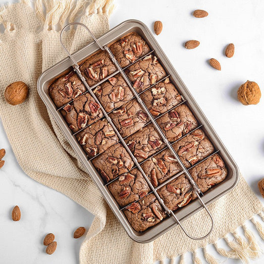 Kitchen Solid Bottom Thickened Square Brownie Pan Home Bakery $41.93 Dana Fashion 颜色: single Dana's Kitchen Product information: Material: stainless steel Style: modern and simple Color: Brown Feature: Food-grade quality stainless steel, non-toxic large c