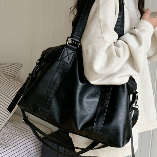 Korean Casual Portable Large-capacity Luggage Bag $45.50 Dana Fashion Color: Beige Women's Bags Product information: Lining text: Polyester Applicable scenario: leisure travel Color: black, cream white, brown Outer bag type: split pocket Hardness: soft Ma