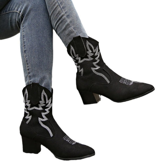 Korean Fashion Pointed-toe Slip-on Platform Fashion Casual Plus Size Women's Boots $58.42 Dana Fashion Color: Black Size: 35 Women's shoes ข้อมูลผลิตภัณฑ์: ลวดลาย: สีทึบ วัสดุซับใน: หนังเทียม สี: ดำ ความสูงส้น: ส้นกลาง (3-5CM) ความยาวถุงเท้า: ท่อต่ำ รูปร่