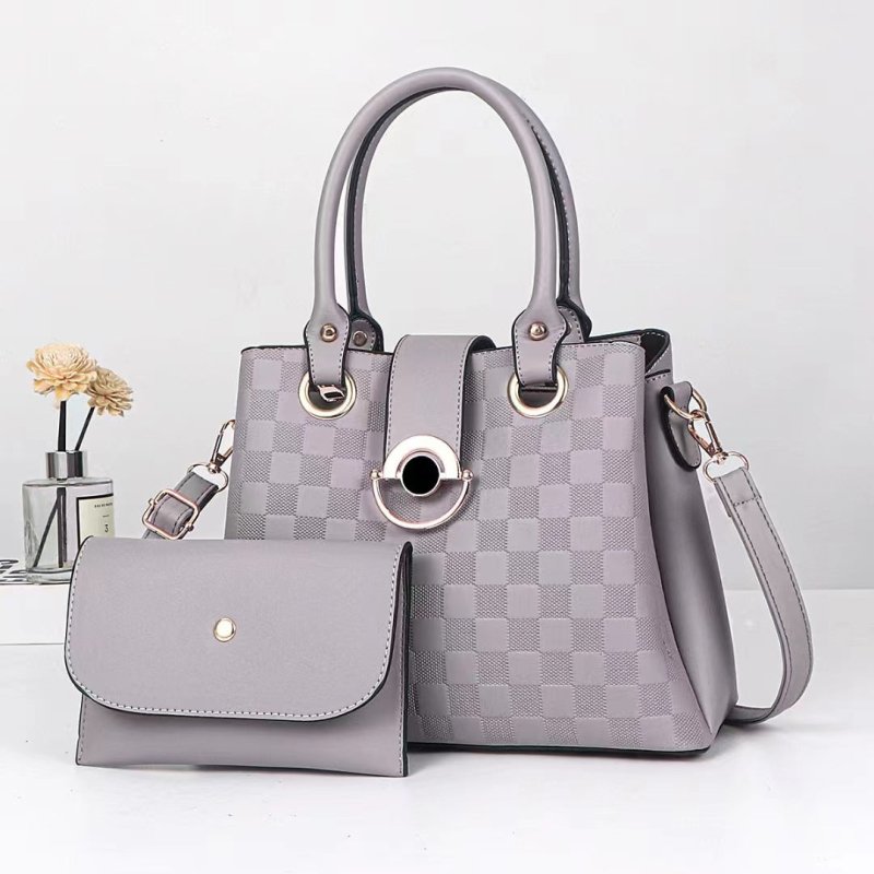 Korean Style Fashion All-matching Women's Cross-body Bag $52.05 Dana Fashion Color: Gray Size: 28X13X21CM Women's Bags Product information: Lining texture: Nylon Applicable scenarios: Daily matching Color: black, white, red, Taro purple gray Hardness: med