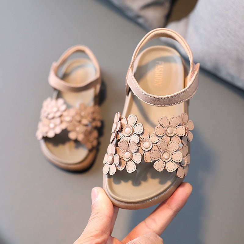 Korean Version Of The Big Kids Flower Soft-soled Beach Shoes $45.85 Dana Fashion Color: Pink Shoe size: 21 Baby & Mother Product Information: Upper material: microfiber leather Function: Lightweight, non-slip, wear-resistant Pattern: plain Sole Material: