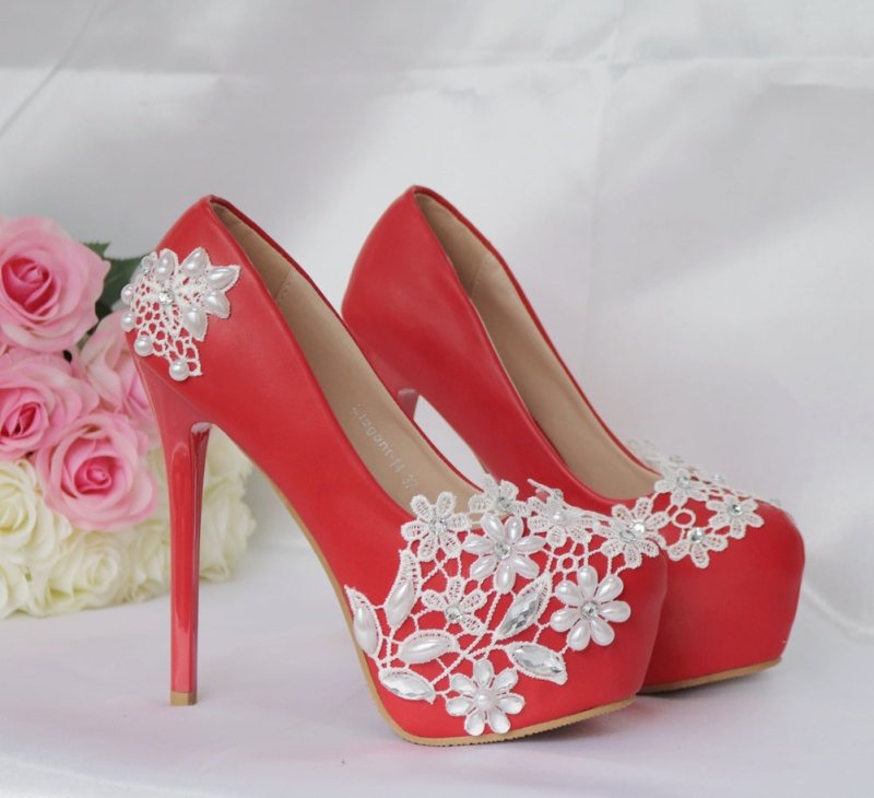 Lace High-heeled Shoes Rhinestone Pearl Stiletto Heel Pumps $59.00 Dana Fashion Color: Red size: 34 Women's shoes Product information: Lining material: imitation leather Color: white 14 heel height, Red, White 11 heel height Upper height: low top heel sha