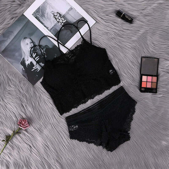 Lace seamless underwear $19.90 Dana Fashion Color: Black Size: One size Women's clothing Fabric name: Spandex/Lycra Main fabric composition: nylon/nylon The content of main fabric ingredients: 85% (%) Lining composition: cotton Lining ingredient content: