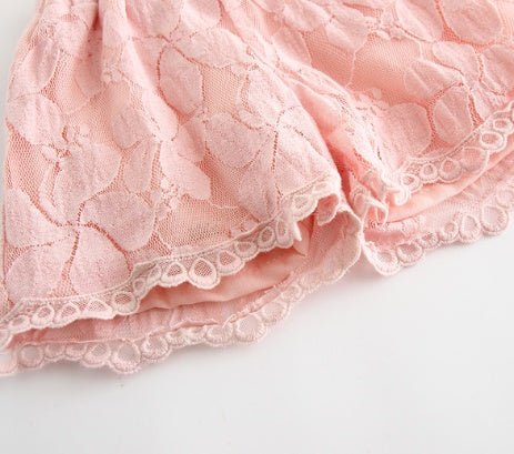 Lace shorts, girls' clothing, flower hot pants $26.30 Dana Fashion Color: pink Appropriate Height: 100cm Baby Clothing Suitable for ages: small and medium children (3~8 years old, 100~140cm) Pants length: shorts Pattern: flower, solid color Fabric Name: L