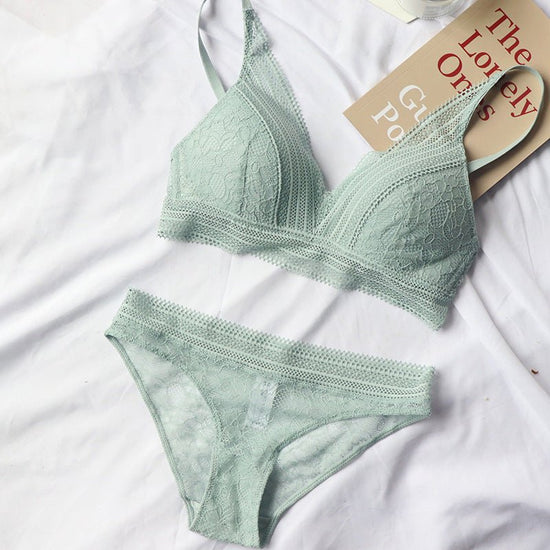 Lace underwear women $45.00 Dana Fashion Color: Green Size: L Women's clothing Applicable people: young women Style: sexy and charming Design feature: lace edge Cup type: 3/4 cup Mold cup type: thin mold cup Shoulder strap type: fixed double shoulder stra