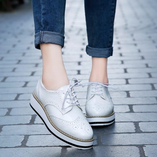 Lace-up Flats Shoes Sports British Style $64.90 Dana Fashion Color: Apricot Size: 35 Women's shoes Overview: Unique design, stylish and beautiful. Good material, comfortable feet. A variety of colors, any choice. Specification: Toe shape: round head Leath