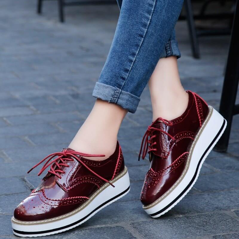 Lace-up Flats Shoes Sports British Style $64.90 Dana Fashion Color: Apricot Size: 35 Women's shoes Overview: Unique design, stylish and beautiful. Good material, comfortable feet. A variety of colors, any choice. Specification: Toe shape: round head Leath