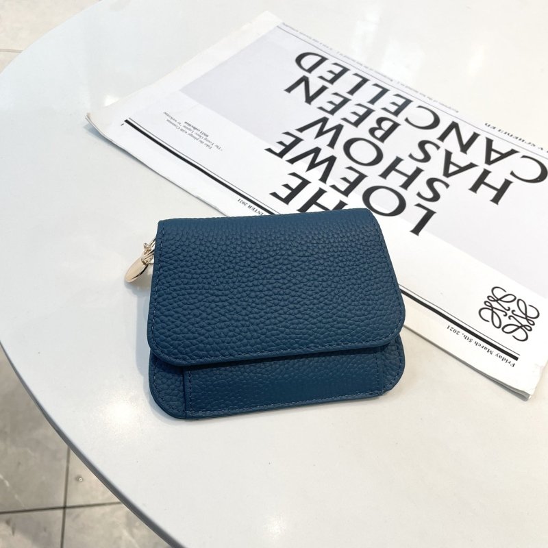 Ladies Card Holder Ins Cowhide Korean Style Mini Multi-card Slot Coin Purse $29.00 Dana Fashion Color: Sapphire Blue Women's Bags Product information: Pattern: solid color Lining texture: genuine leather Applicable scenarios: Daily matching Color: Black,