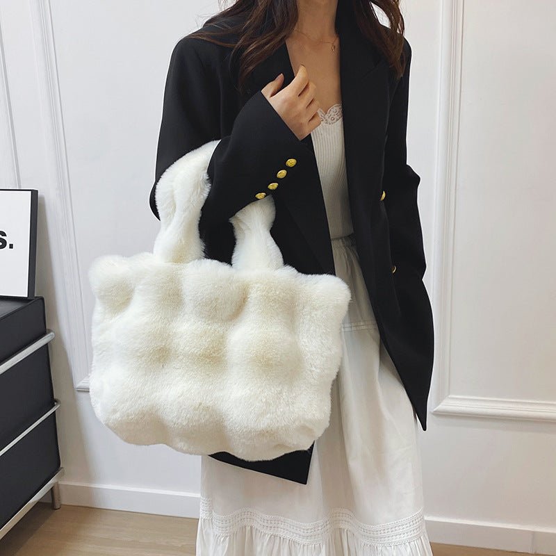 Ladies New Shoulder Large Capacity Plush Bag $22.09 Dana Fashion Color: Gray Women's Bags Product information: Lining texture: Polyester Applicable scenario: Daily configuration Color: khaki, white, gray, pink Outer bag type: Sandwich pocket Hardness: sof