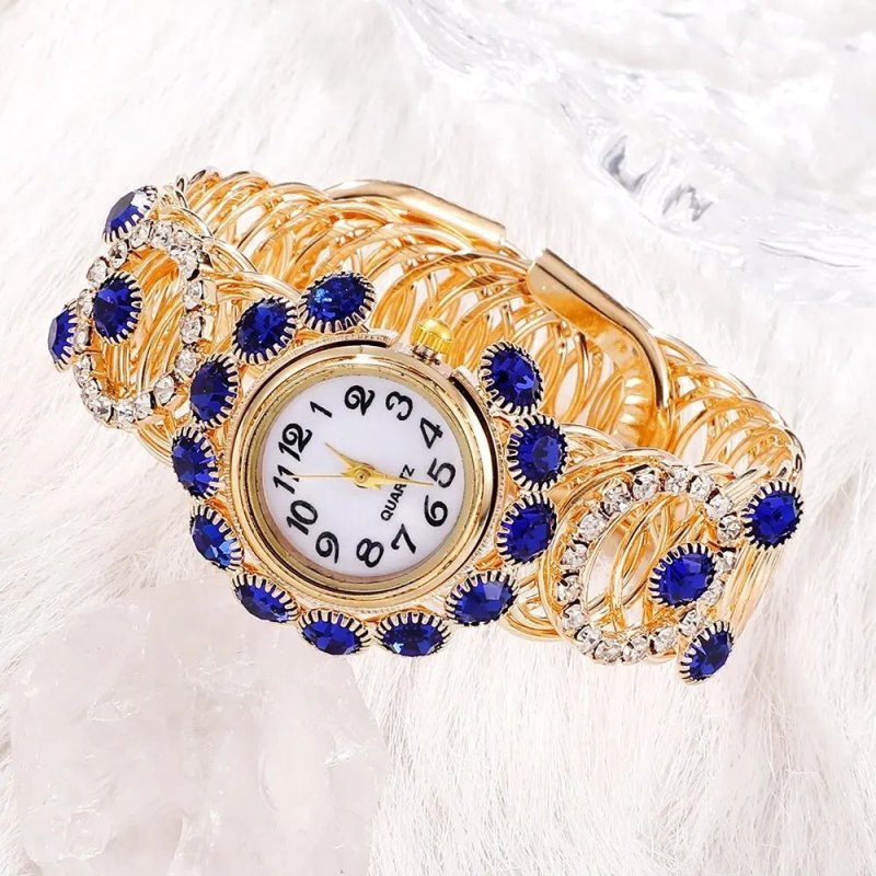 Ladies New Steel Band Digital Quartz Watch Sapphire Ornament Suit $46.14 Dana Fashion Color: Blue Watch Suit Women's Accessories Product information: Color: blue watch suit Thickness: 8mm Packing specification: paper box Applicable people: Female Style: F