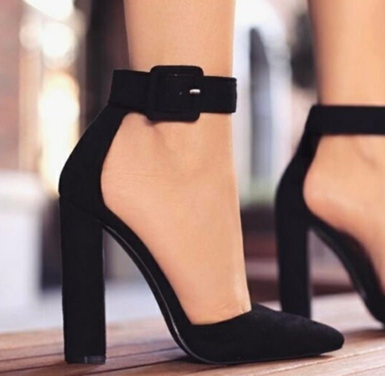 Laix Pumps $39.99 Dana Fashion Color: Black Size: 34 Women's shoes *Color: 4 colors * Size: 34 to 43 yards *Material: suede US EUR UK AUS JPN KOR 5 35 2,5 3.5 21 228 5.5 35.5 3 4 21.5 231 6 36 3.5 4.5 22 235 6.5 37 4 5 22.5 238 7 37.5 4.5 5.5 23 241 7.5 3