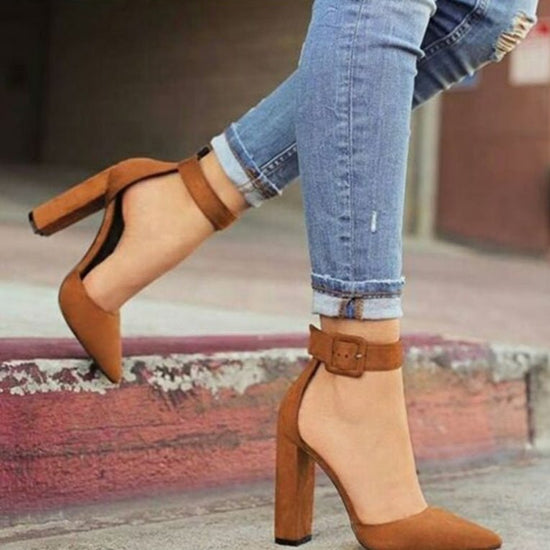 Laix Pumps $39.99 Dana Fashion Color: Black Size: 34 Women's shoes *Color: 4 colors * Size: 34 to 43 yards *Material: suede US EUR UK AUS JPN KOR 5 35 2,5 3.5 21 228 5.5 35.5 3 4 21.5 231 6 36 3.5 4.5 22 235 6.5 37 4 5 22.5 238 7 37.5 4.5 5.5 23 241 7.5 3