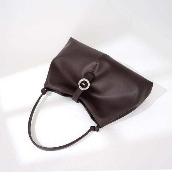 Large Capacity Commuter Tote All-match Shoulder Messenger Bag $153.00 Dana Fashion Color: Caramel Mocha Women's Bags Product information: Lining texture: polyester cotton Applicable scenarios: Daily matching Color: cherry color, caramel mocha, moss green