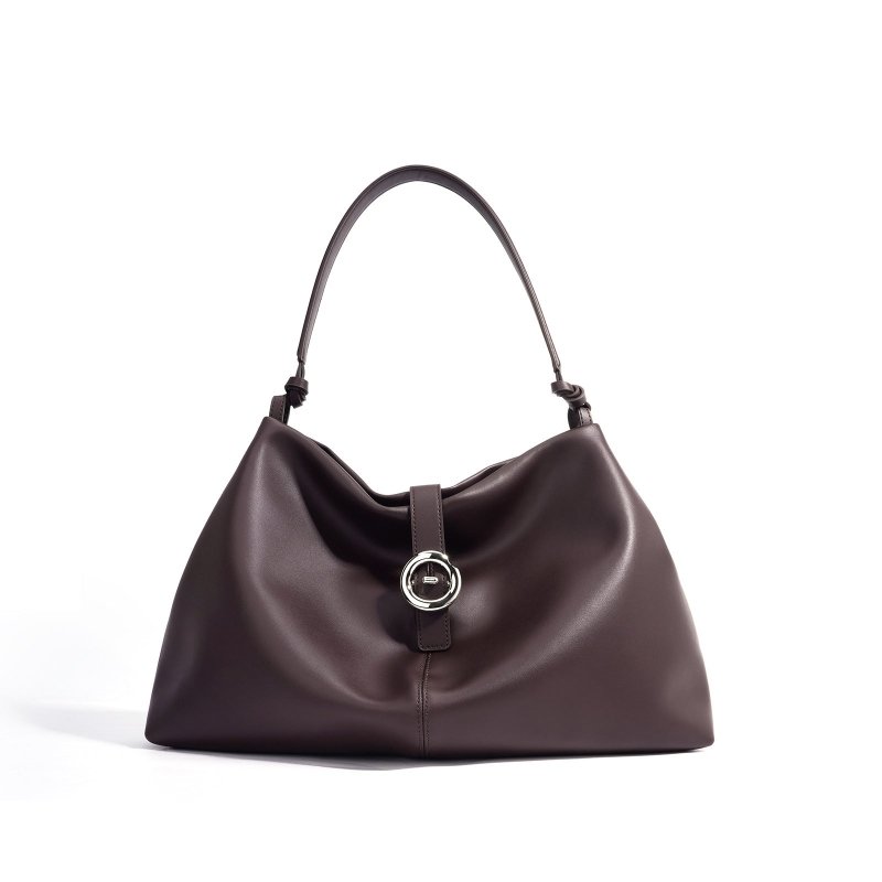 Large Capacity Commuter Tote All-match Shoulder Messenger Bag $153.00 Dana Fashion Color: Cherry Color Women's Bags Product information: Lining texture: polyester cotton Applicable scenarios: Daily matching Color: cherry color, caramel mocha, moss green O