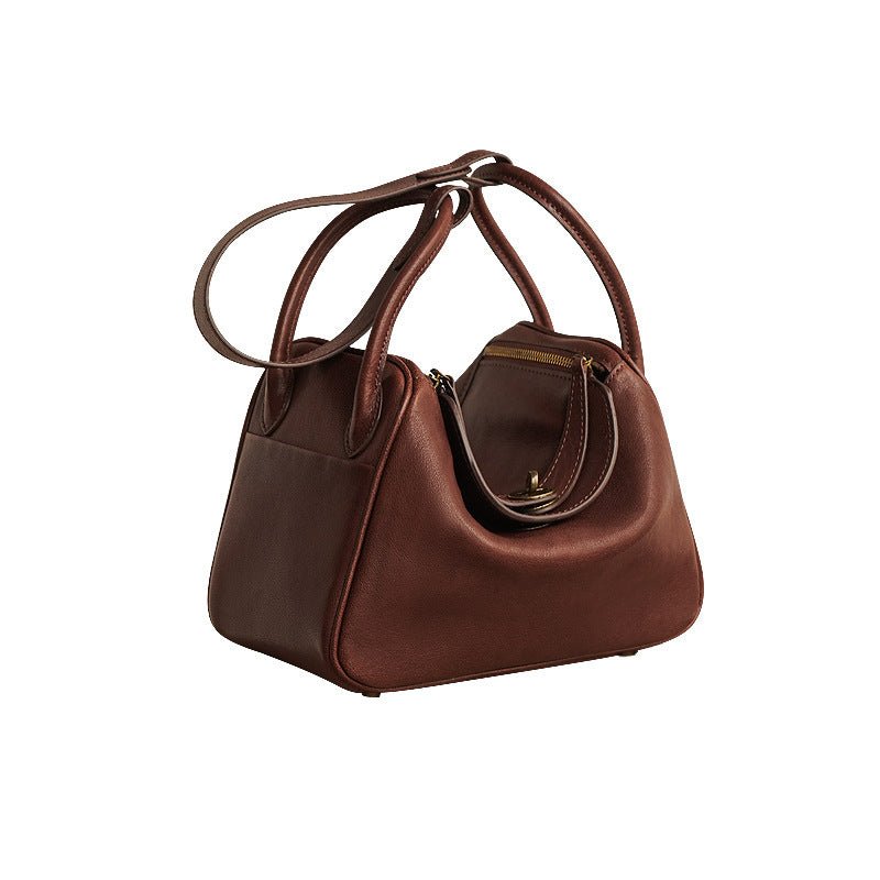 Large Capacity Shoulder Messenger Bag Urban Simple Pillow $157.50 Dana Fashion Color: Black Women's Bags Product information: Lining texture: polyester cotton Applicable scenario: Daily matching Color: brown, black Leather features: first layer cowhide Ma