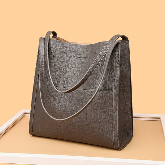 Large Capacity Totes Women's Commuter Hand-carrying Bag $69.35 Dana Fashion Color: Black Women's Bags Product information: Applicable scenarios: Daily matching Color: gray, black, green, khaki Outer bag type: Three-dimensional pocket Hardness: soft Materi
