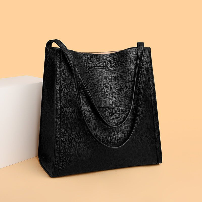Large Capacity Totes Women's Commuter Hand-carrying Bag $69.35 Dana Fashion Color: Black Women's Bags Product information: Applicable scenarios: Daily matching Color: gray, black, green, khaki Outer bag type: Three-dimensional pocket Hardness: soft Materi