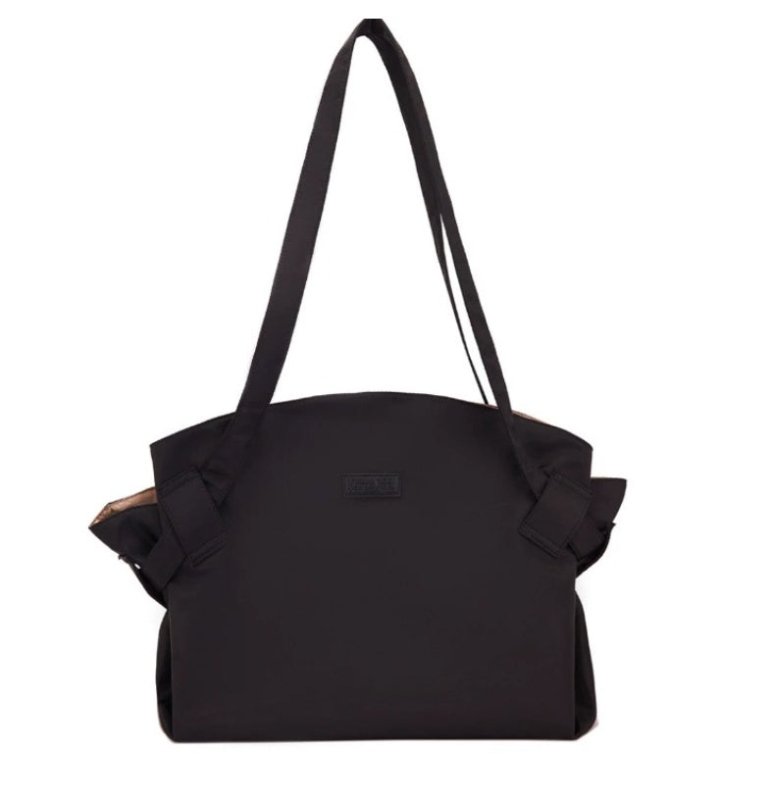 Large Capacity Travel Camping Storage Tote Bag $88.50 Dana Fashion Color: Black Women's Bags Product information: Shoulder strap style: single Backpack mode: one shoulder Shape: horizontal square Material: Oxford cloth Color classification: black, brown P