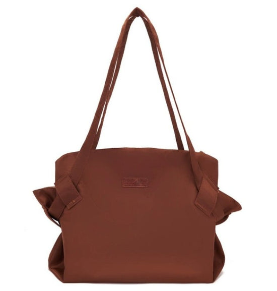 Large Capacity Travel Camping Storage Tote Bag $88.50 Dana Fashion Color: Brown Women's Bags Product information: Shoulder strap style: single Backpack mode: one shoulder Shape: horizontal square Material: Oxford cloth Color classification: black, brown P