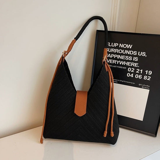 Large Capacity Underarm Tote Bag Commuting Large Bag $52.74 Dana Fashion Color: Black Women's Bags Product information: Lining texture: Polyester Applicable scenario: Daily configuration Color: black, khaki, Milky White Outer bag type: None Hardness: medi