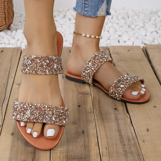 Large Size Flat Bottom Slippers $26.81 Dana Fashion Color: Light Brown Size: 36 Women's shoes Product information: Pattern: flat Lining material: imitation leather Color: light brown, Silver Size: 36,37,38,39,40,41,42,43 Sole craft: viscose shoes Sole mat