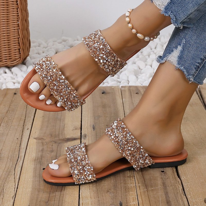 Large Size Flat Bottom Slippers $26.81 Dana Fashion Color: Light Brown Size: 36 Women's shoes Product information: Pattern: flat Lining material: imitation leather Color: light brown, Silver Size: 36,37,38,39,40,41,42,43 Sole craft: viscose shoes Sole mat