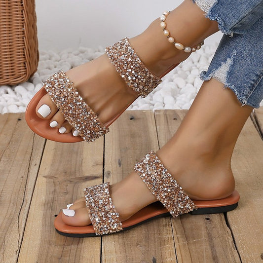 Large Size Flat Bottom Slippers $26.81 Dana Fashion Color: Light Brown Size: 36 Women's shoes Product information: Pattern: flat Lining material: imitation leather Color: light brown, Silver Size: 36,37,38,39,40,41,42,43 Sole craft: viscose shoes Sole mat